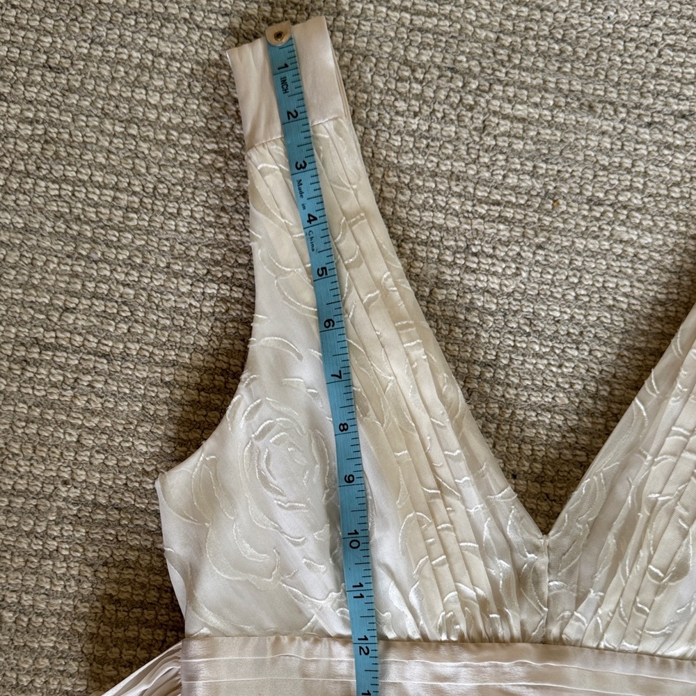 BCBGMaxAzaria Sz 2 Vintage White Ivory Gown Embroidered Floral Silk Maxi Dress - Picture 17 of 17